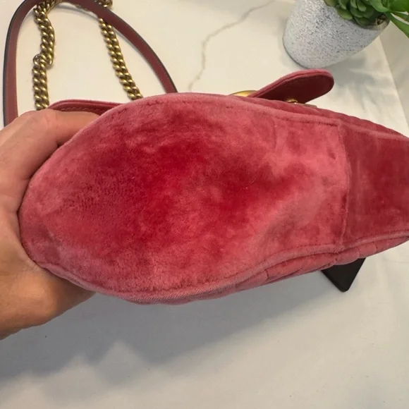 Gucci GG Velvet Marmont Shoulder Bag. Pink/Gold tone hardware - Picture 10 of 12